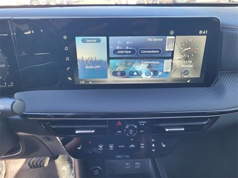 New 2026 Nissan Kicks SR image 10