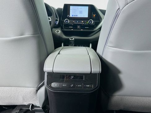 Used 2026 Toyota Highlander XLE image 26