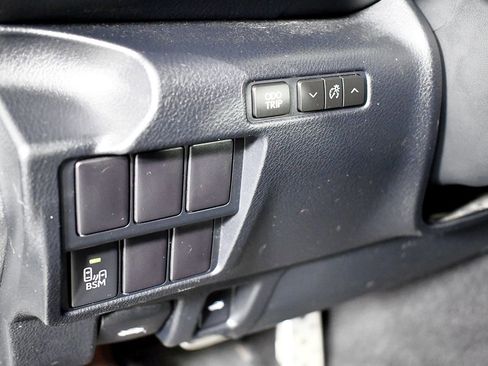 Used 2016 Lexus IS 300 AWD image 23