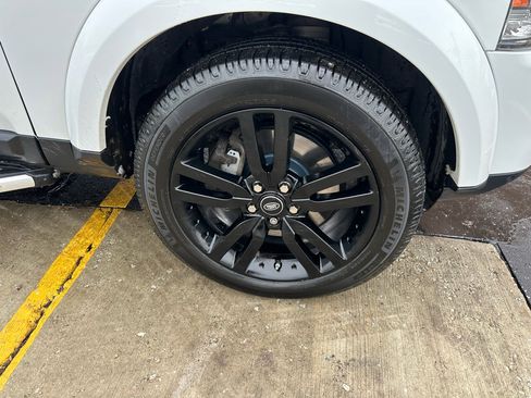 Used 2016 Land Rover LR4 HSE image 19