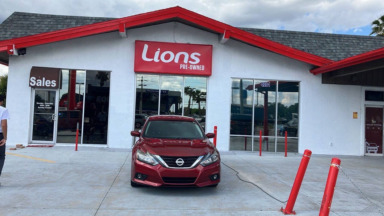Used 2017 Nissan Altima 2.5 S w/ Power Driver Seat Package FWD image 1