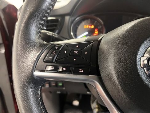 Used 2018 Nissan Rogue SL w/ Premium Package image 24