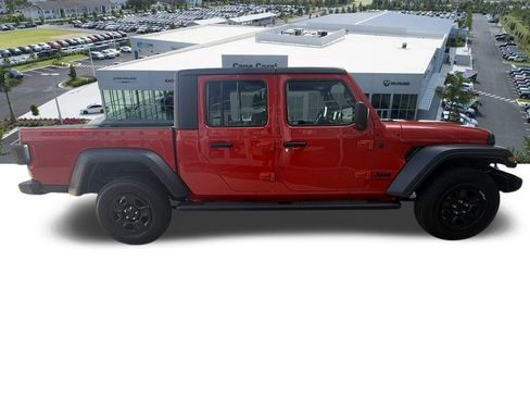 Certified 2025 Jeep Gladiator Sport image 4