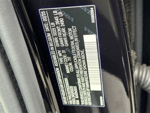 New 2025 Volvo XC40 B5 Ultra w/ Climate Package image 28