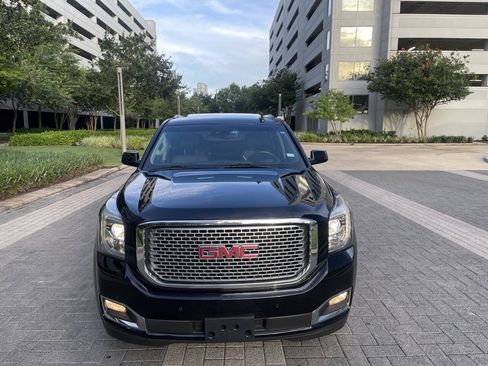 Used 2017 GMC Yukon Denali w/ Open Road Package AWD/4WD image 2