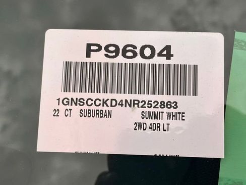 Used 2022 Chevrolet Suburban LT image 32