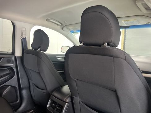 Used 2019 Ford Edge SEL AWD/4WD image 12