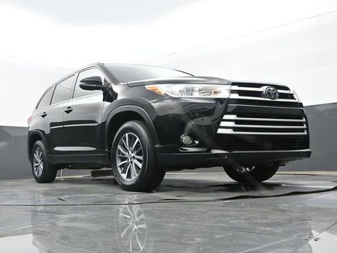 Used 2017 Toyota Highlander XLE FWD image 27