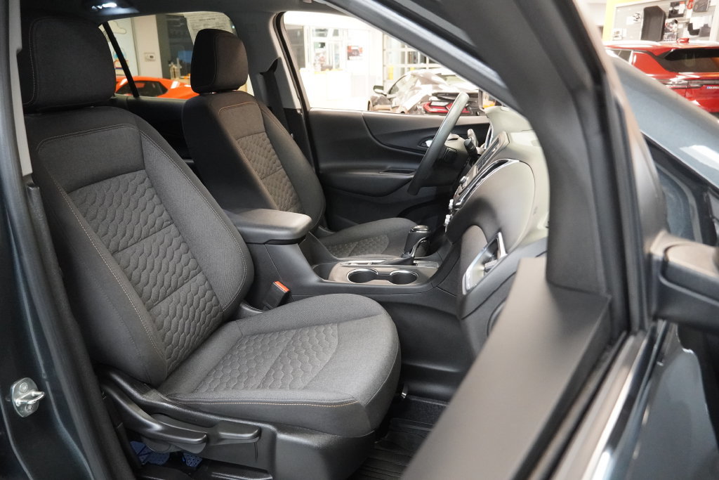 Used 2020 Chevrolet Equinox LT FWD image 35