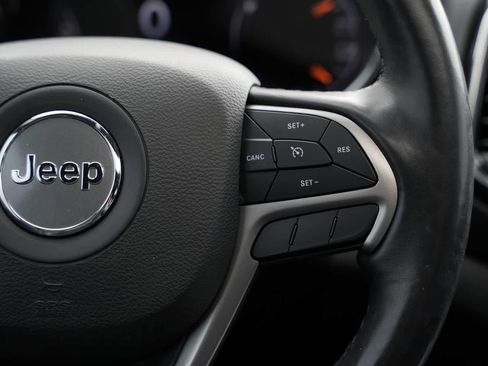 Used 2021 Jeep Grand Cherokee Laredo X RWD image 10