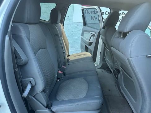 Used 2011 Chevrolet Traverse LT image 12