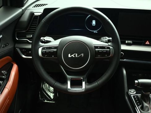 Certified 2025 Kia Sportage SX AWD/4WD image 12