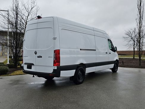 New 2025 Mercedes-Benz Sprinter 2500 image 3