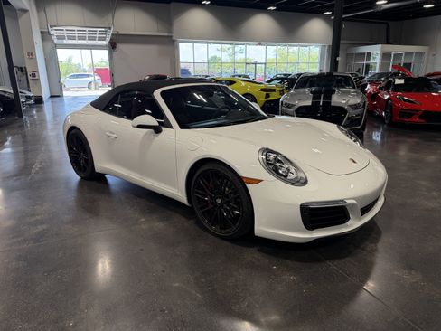 Used 2018 Porsche 911 Carrera S RWD image 2