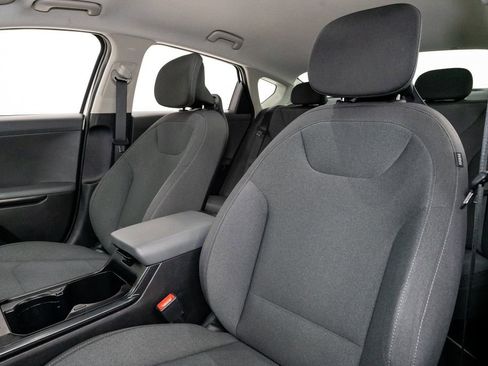 Certified 2025 Kia K4 LXS image 9