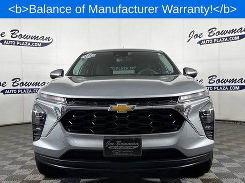 Used 2024 Chevrolet Trax LS w/ LS Convenience Package FWD image 3