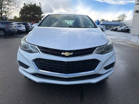 Used 2018 Chevrolet Cruze LT image 8
