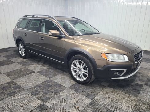 Used 2016 Volvo XC70 T5 Premier w/ Proximity Package AWD/4WD image 13