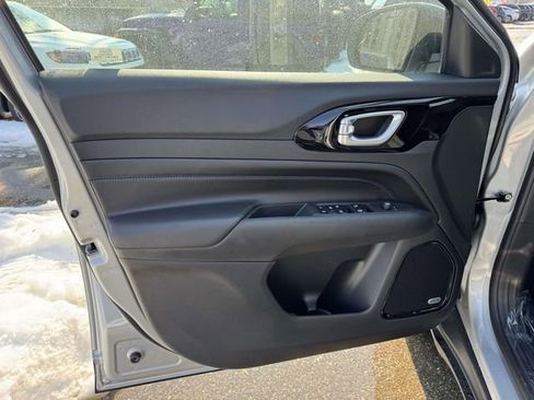 New 2026 Jeep Compass Latitude w/ Sun and Sound Group AWD/4WD image 8