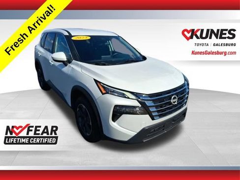 Used 2024 Nissan Rogue SV FWD image 1
