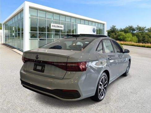 New 2026 Volkswagen Jetta SE FWD image 10