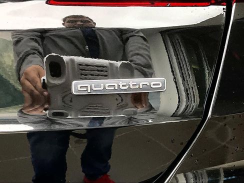 Used 2020 Audi Q3 2.0T Premium w/ Convenience Package image 10