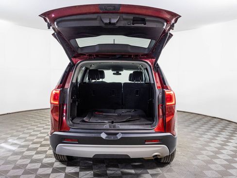 Used 2017 GMC Acadia SLE image 40