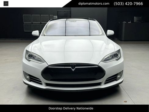 Used 2013 Tesla Model S Performance image 11
