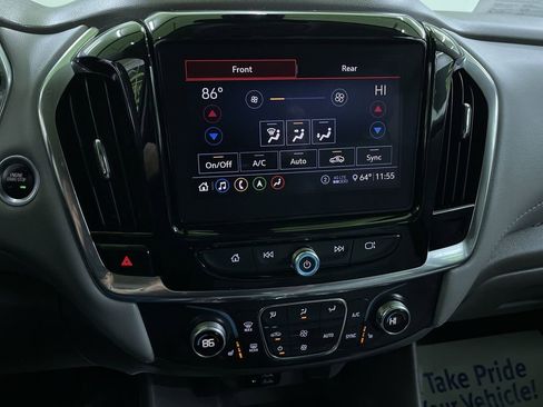 Used 2021 Chevrolet Traverse LT w/ LT Premium Package image 23