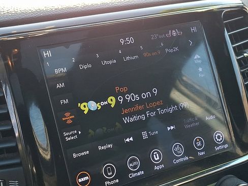 Used 2019 Jeep Grand Cherokee Laredo image 18