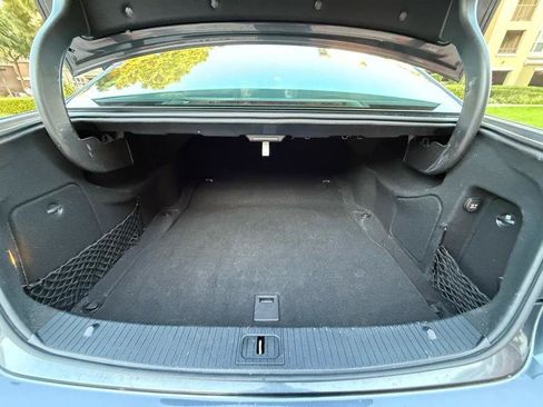 Used 2010 Mercedes-Benz E 550 Sedan image 26