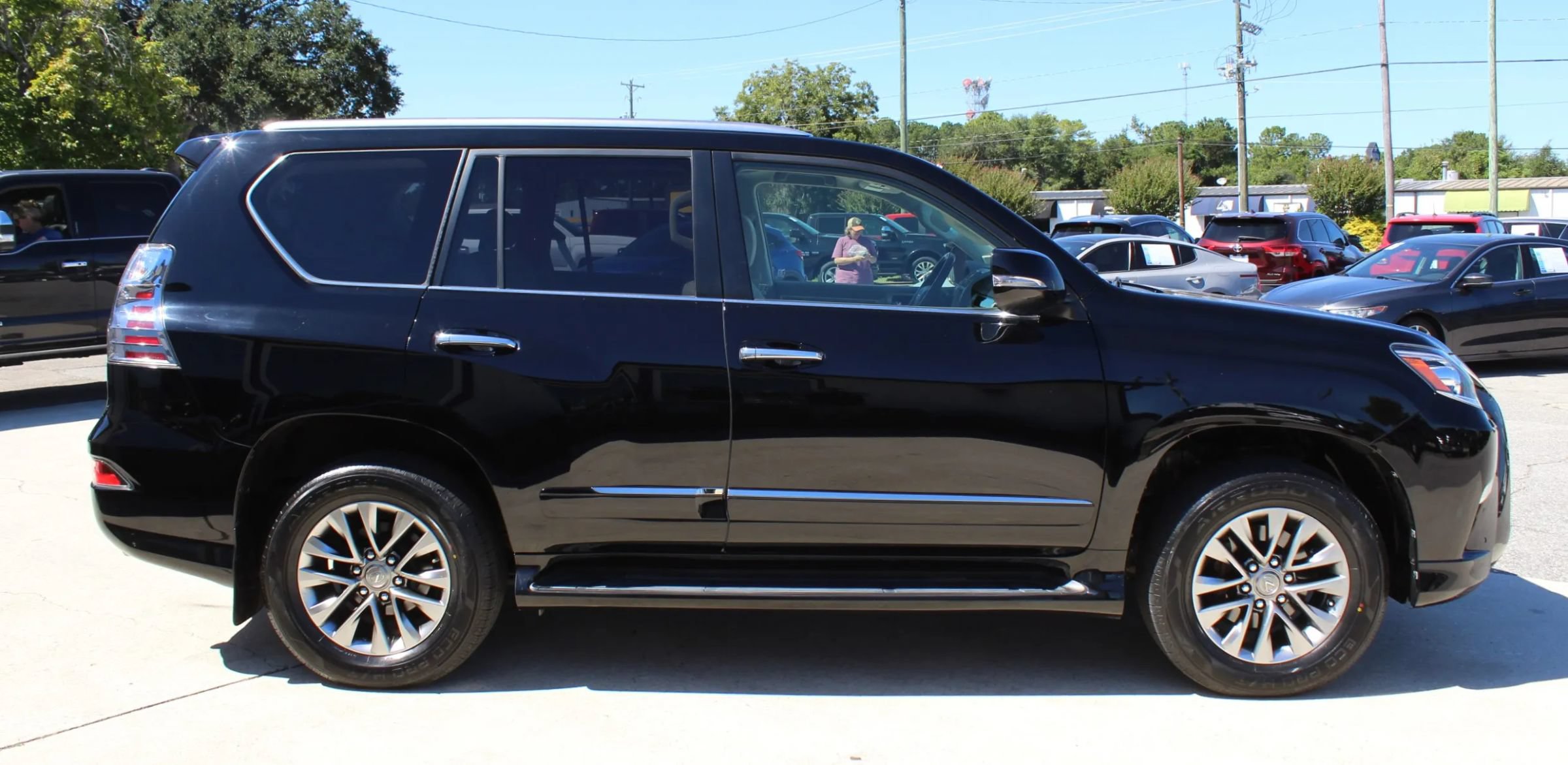 Used 2017 Lexus GX 460 Luxury w/ Preferred Accessory Package AWD/4WD image 6