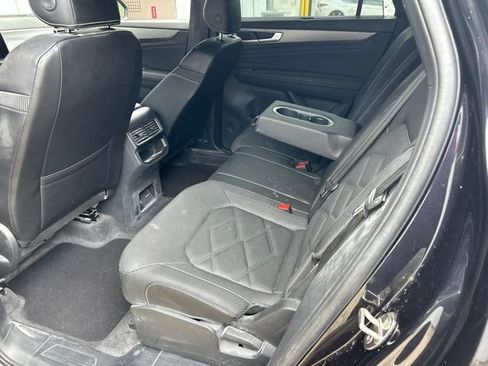 Used 2024 Volkswagen Atlas Cross Sport SE FWD image 11