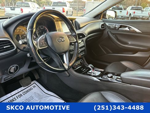 Used 2017 INFINITI QX30 AWD image 20