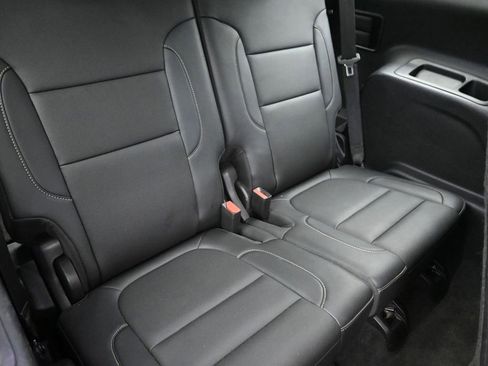 Used 2023 GMC Acadia SLT image 10