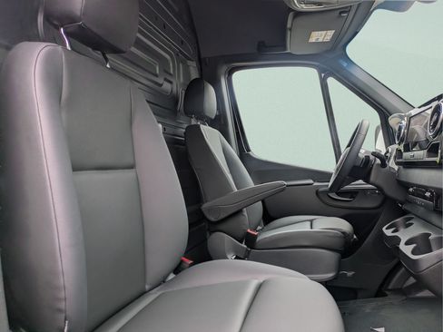 New 2026 Mercedes-Benz Sprinter 2500 image 7
