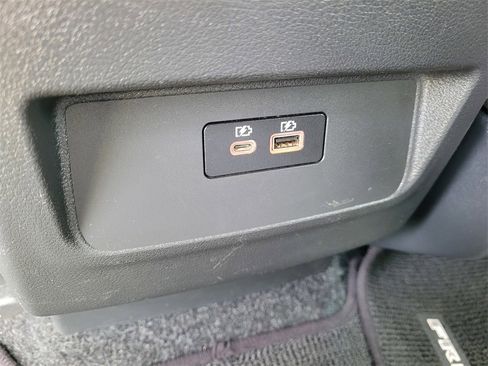 Used 2023 Nissan Frontier SV image 10