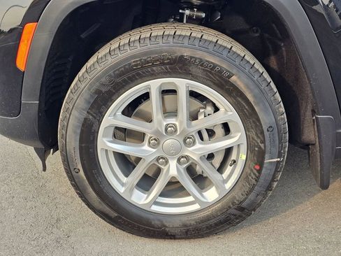 New 2025 Jeep Grand Cherokee Laredo X w/ Luxury Tech Group I image 8