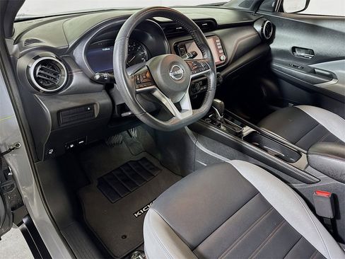 Used 2023 Nissan Kicks SR w/ SR Premium Package image 7
