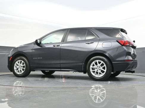 Certified 2022 Chevrolet Equinox LS w/ LS Convenience Package AWD/4WD image 40