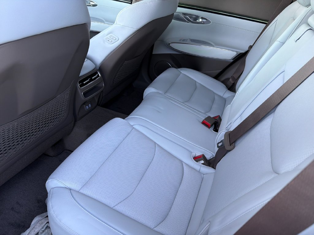 New 2026 Genesis GV70 2.5T Advanced AWD/4WD image 12