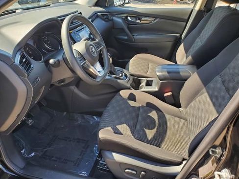 Used 2018 Nissan Rogue Sport SV AWD/4WD image 13