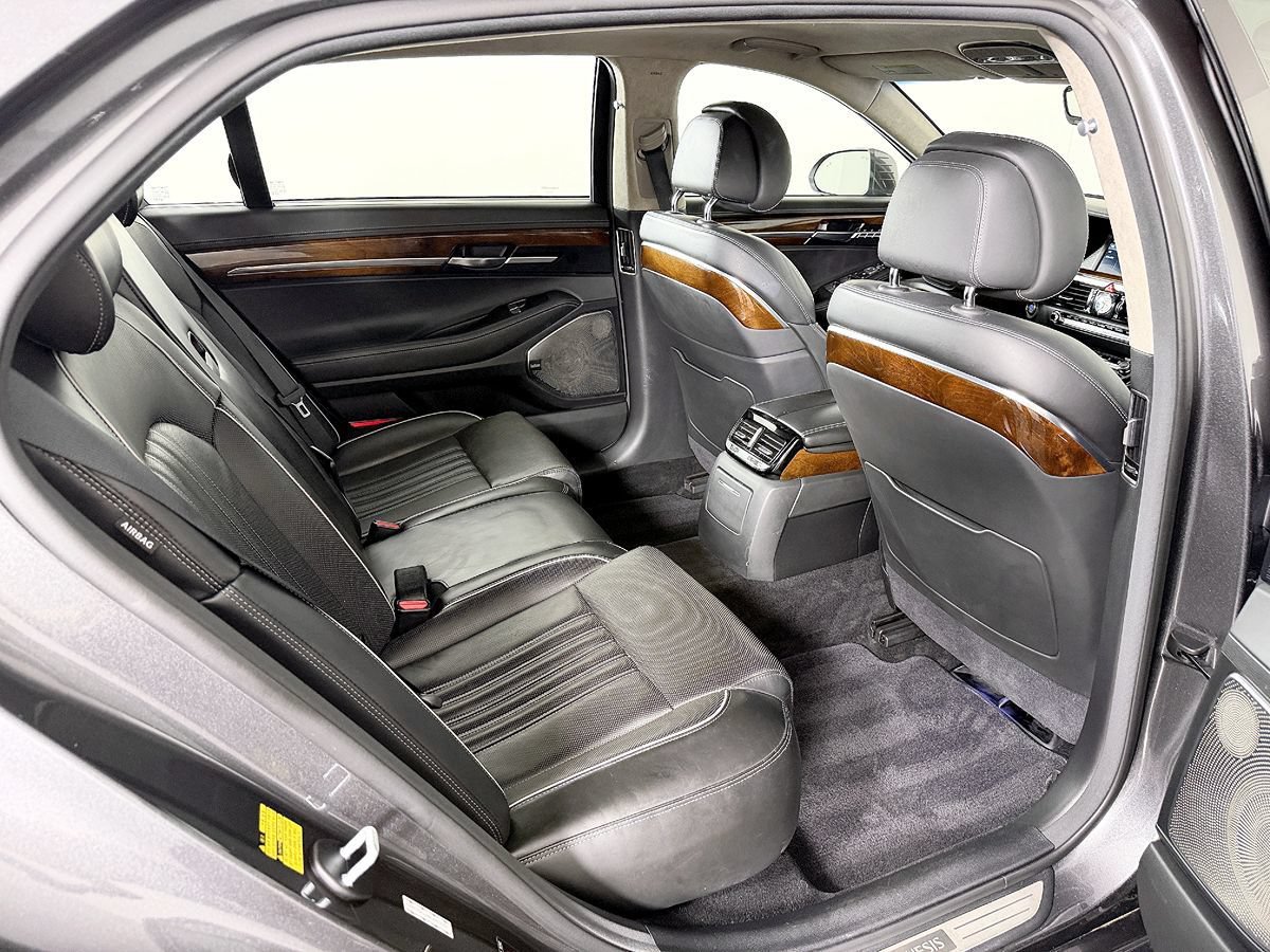 Used 2019 Genesis G90 3.3T Premium AWD/4WD image 48