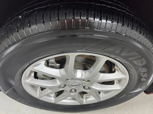 Used 2025 Chrysler Pacifica Select FWD image 9