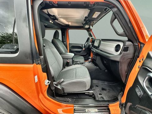 Certified 2025 Jeep Wrangler Sport AWD/4WD image 17