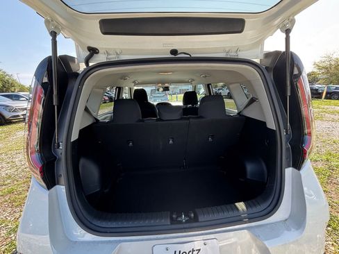 Used 2025 Kia Soul LX w/ LX Technology Package image 30