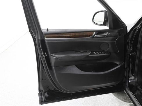 Used 2017 BMW X3 xDrive28i image 4