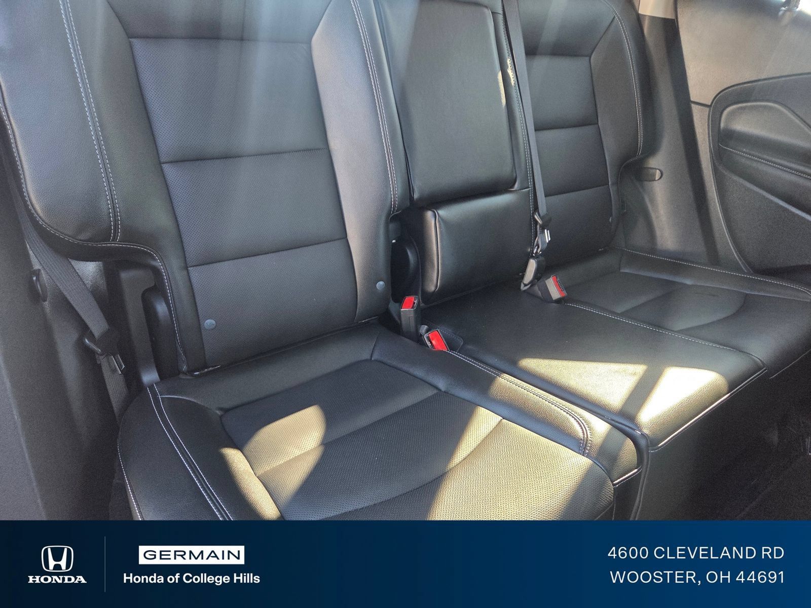 Used 2024 GMC Terrain SLT AWD/4WD image 23