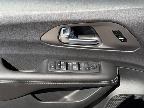 New 2026 Chrysler Pacifica Select FWD image 14