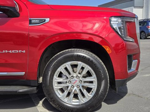 Used 2023 GMC Yukon SLT AWD/4WD image 9